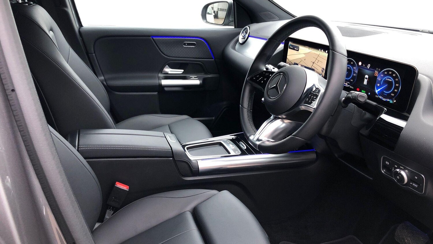 Used Mercedes-Benz EQA 2024 for sale - 76949470: Photo 3