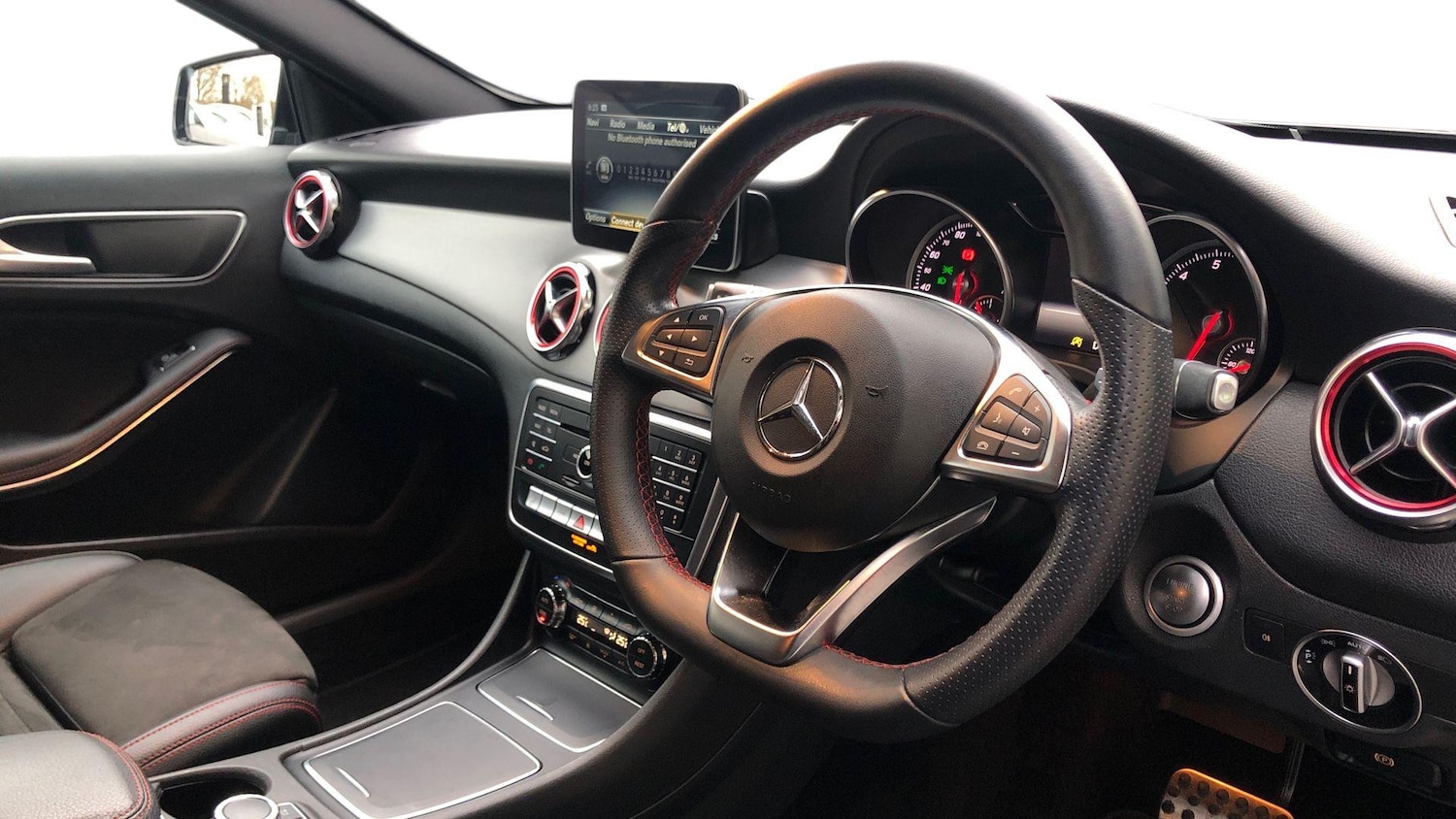 Used Mercedes-Benz GLA 2020 for sale - 76951479: Photo 3