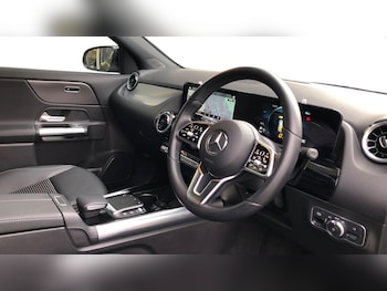 Used Mercedes-Benz GLA 2022 for sale - 77782187: Photo