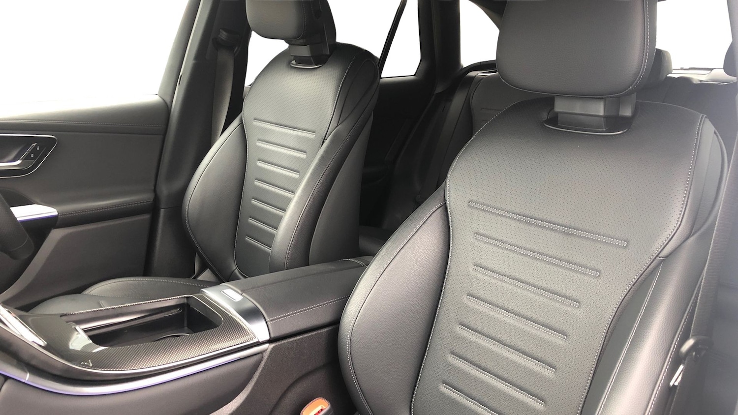 Used Mercedes-Benz GLC 2024 for sale - 76455700: Photo 11