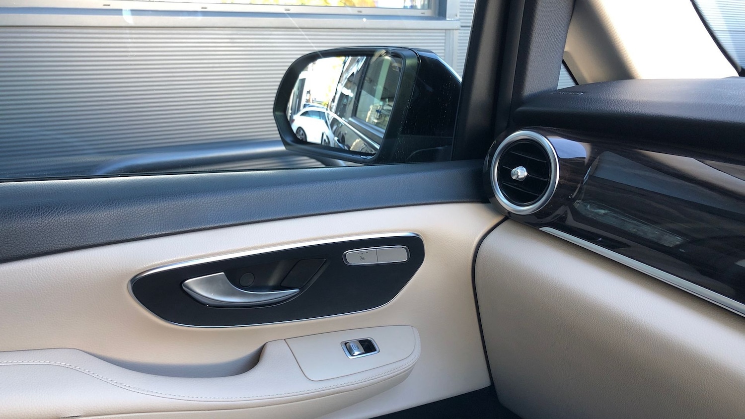 Used Mercedes-Benz V-Class 2019 for sale - 76413738: Photo 21