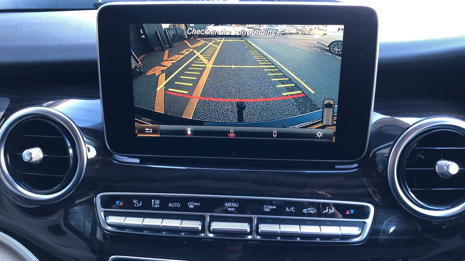 Used Mercedes-Benz V-Class 2019 for sale - 76413738: Photo 25