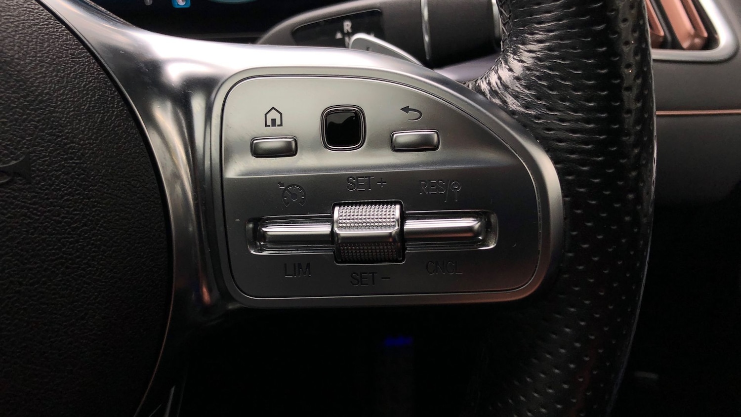 Used Mercedes-Benz EQC 2022 for sale - 76413823: Photo 32