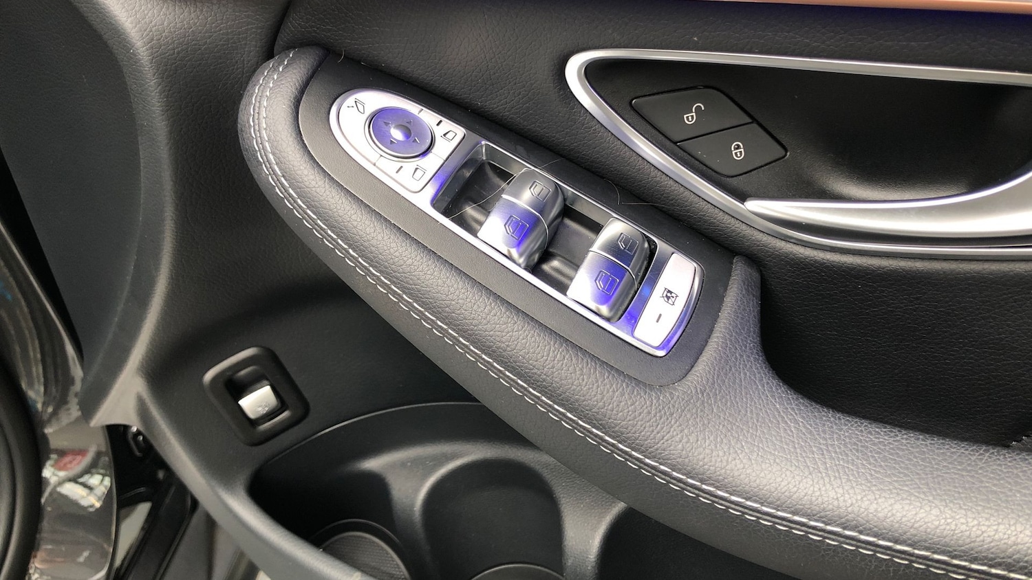 Used Mercedes-Benz EQC 2022 for sale - 76413823: Photo 35