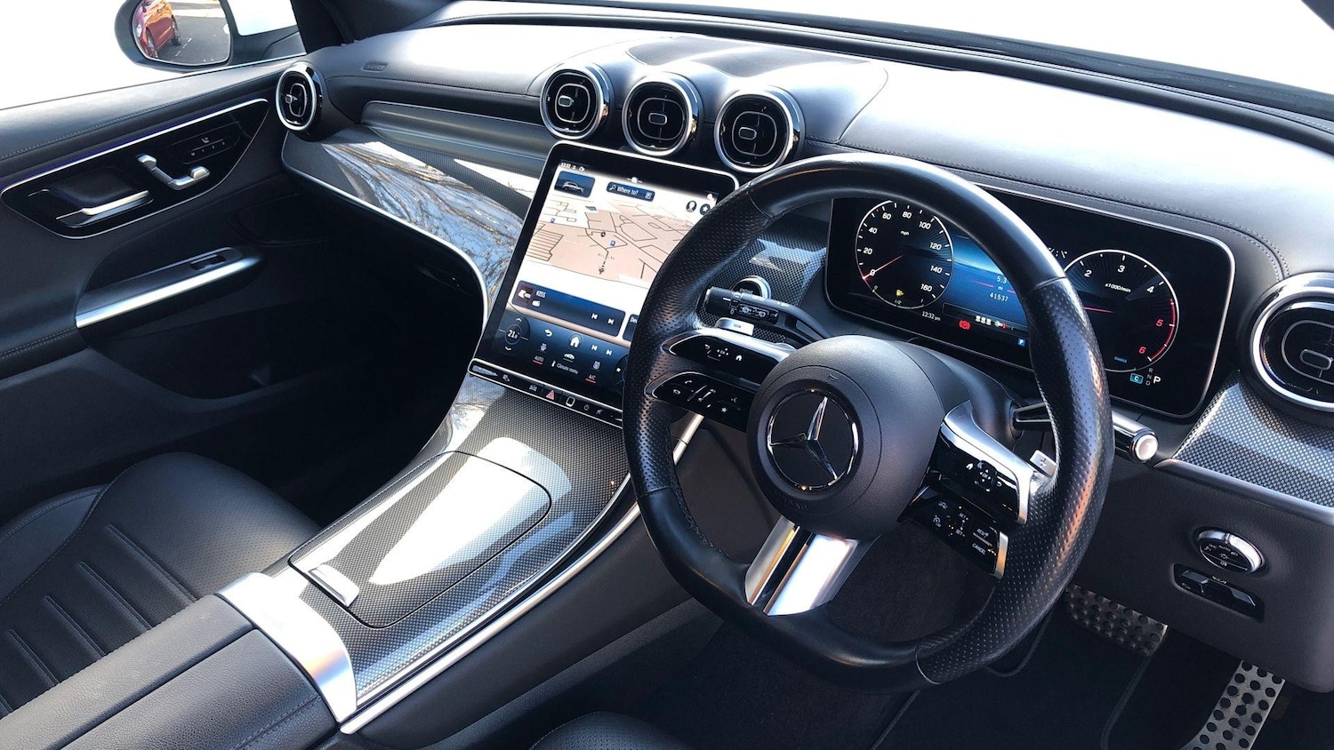 Used Mercedes-Benz GLC 2023 for sale - 76682470: Photo 3