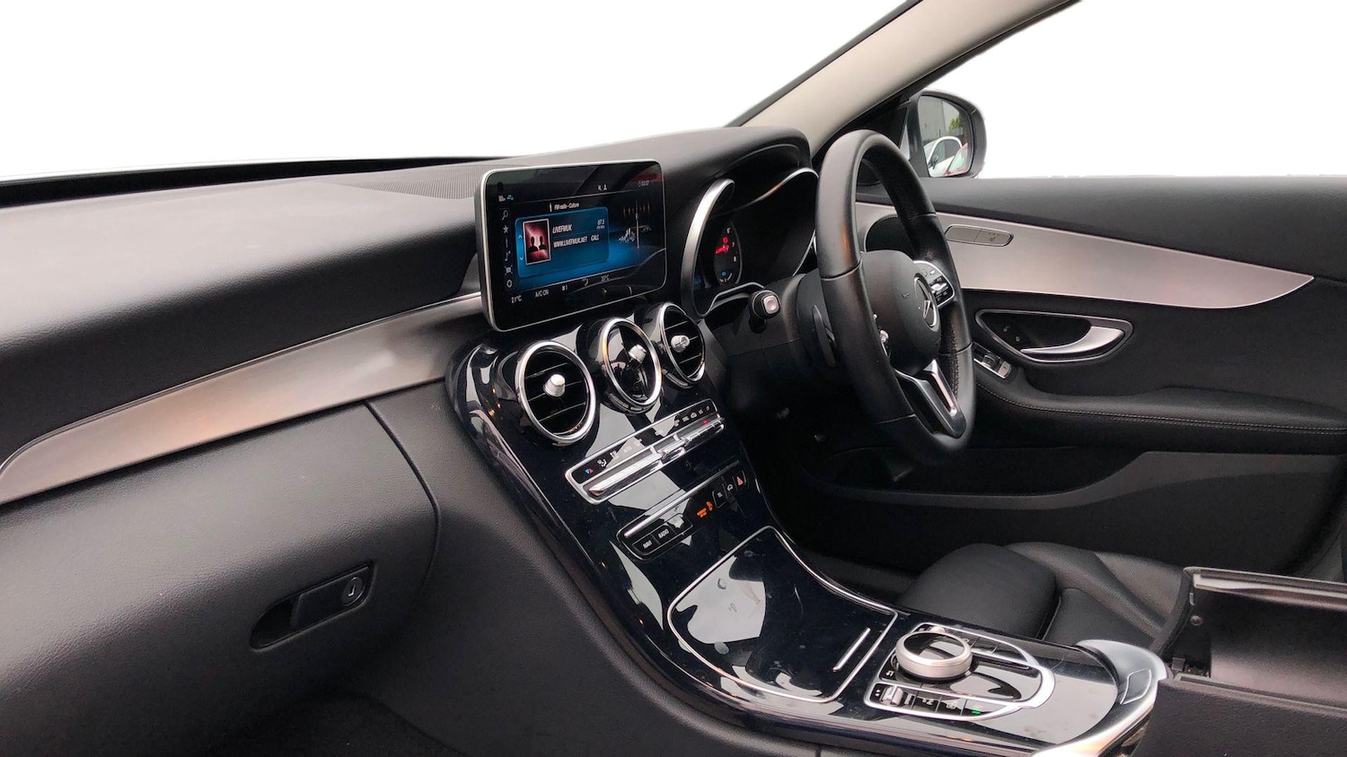 Used Mercedes-Benz C Class 2019 for sale - 76413825: Photo 8