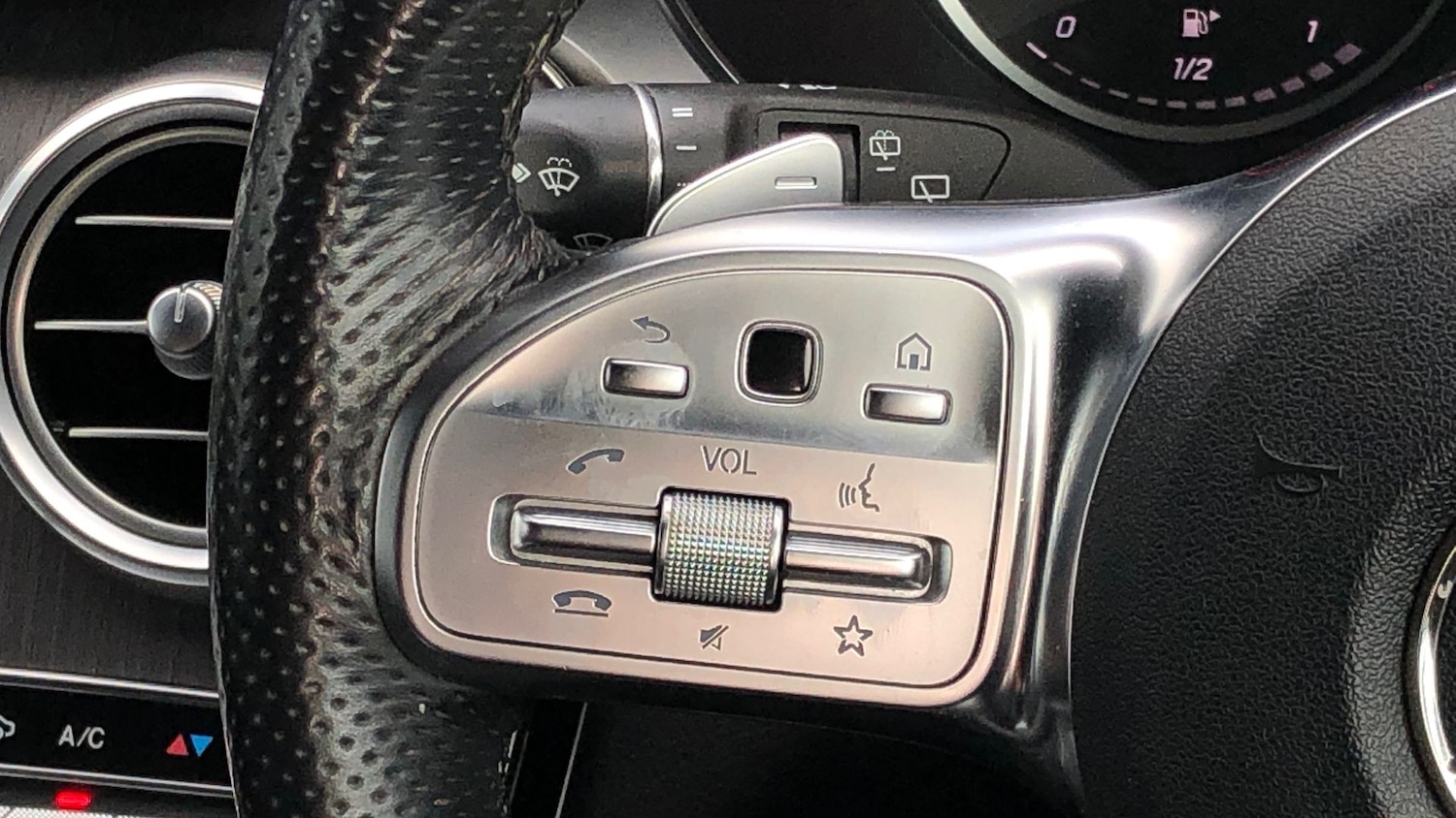 Used Mercedes-Benz GLC 2020 for sale - 76685582: Photo 19