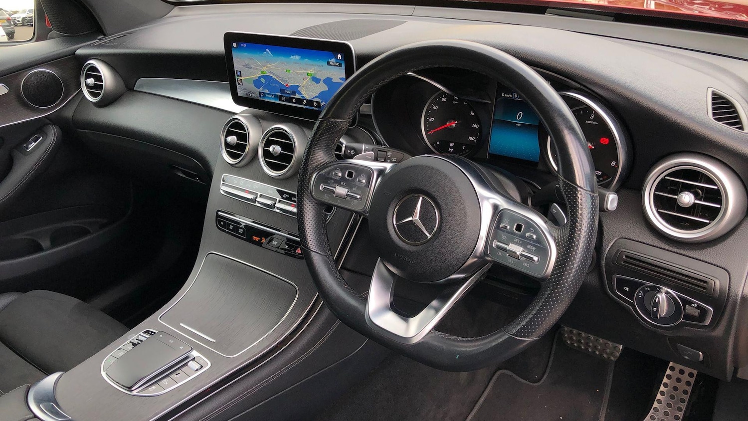 Used Mercedes-Benz GLC 2020 for sale - 76685582: Photo 3