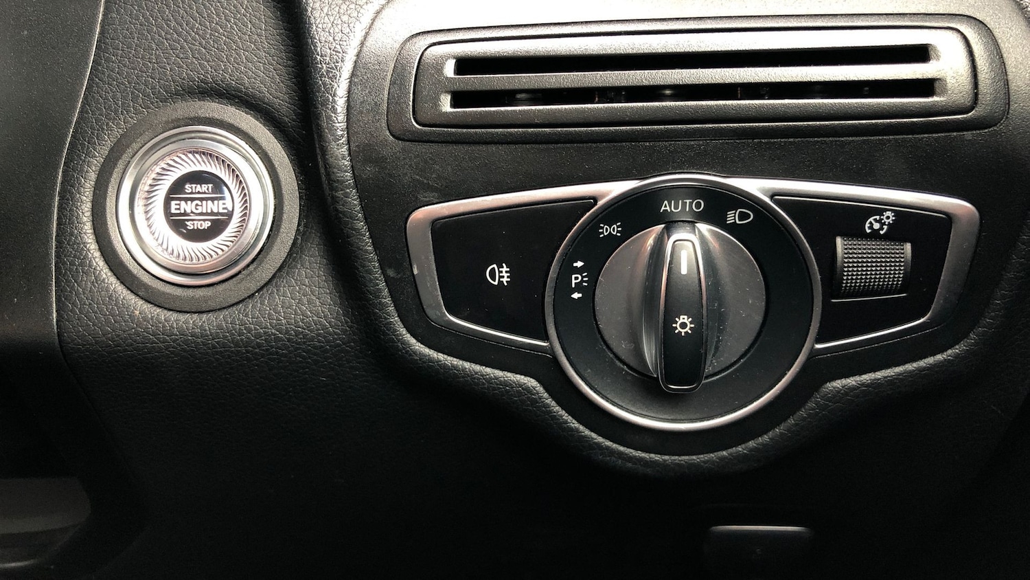 Used Mercedes-Benz GLC 2020 for sale - 76685582: Photo 30