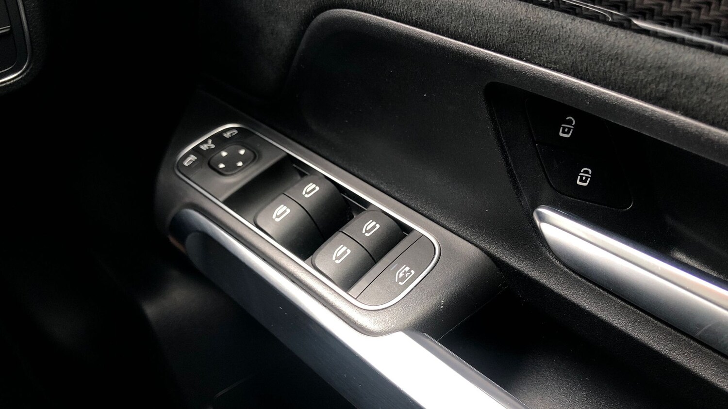 Used Mercedes-Benz GLB 2024 for sale - 76413711: Photo 31