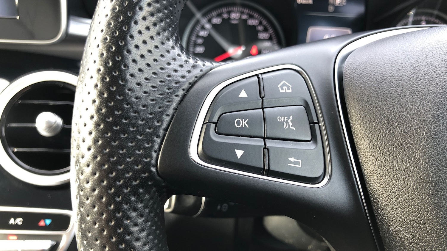 Used Mercedes-Benz C Class 2015 for sale - 77608125: Photo 19