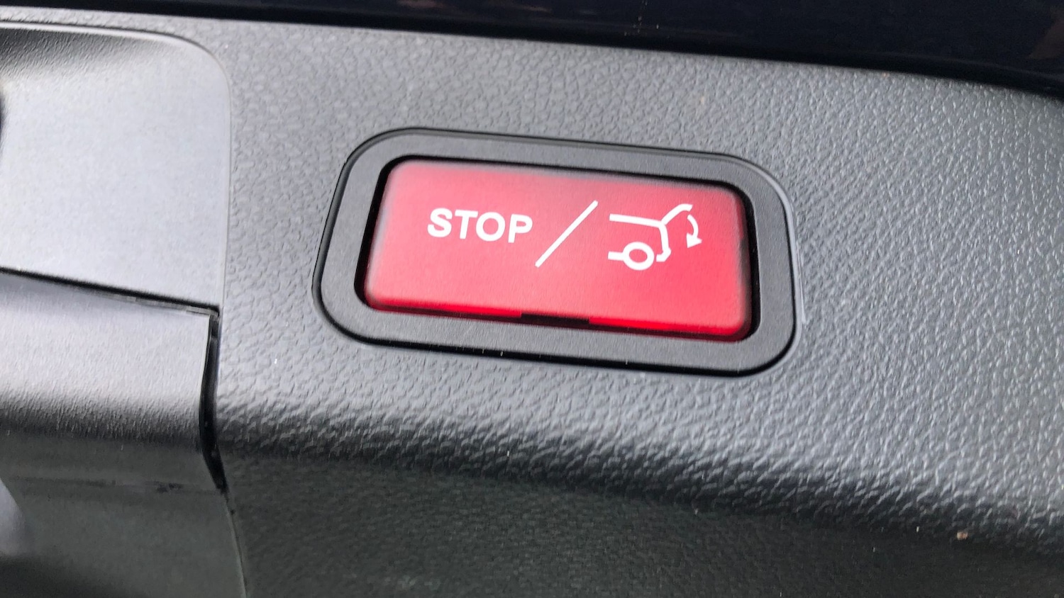 Used Mercedes-Benz C Class 2015 for sale - 77608125: Photo 30