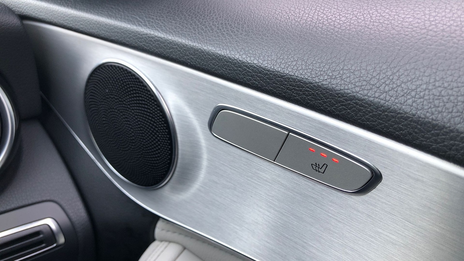 Used Mercedes-Benz C Class 2015 for sale - 77608125: Photo 32