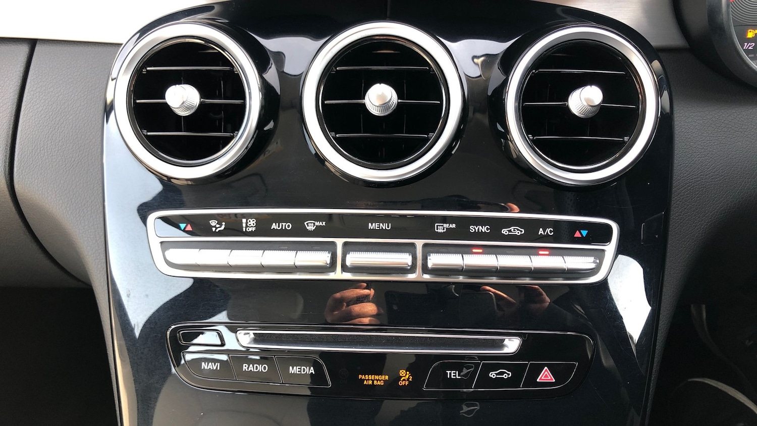 Used Mercedes-Benz C Class 2015 for sale - 77608125: Photo 39