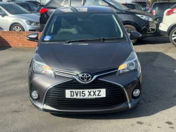 Used Toyota Yaris 2015 for sale - 74746341: Photo