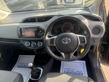 Used Toyota Yaris 2015 for sale - 74746341: Photo