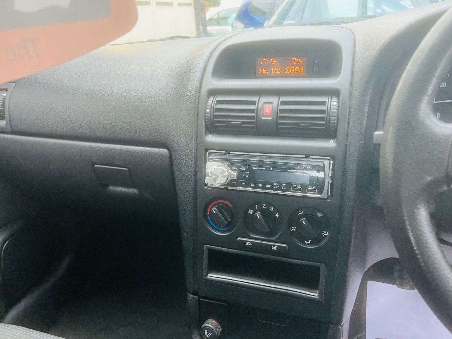 Used Vauxhall Astra Van 2004 for sale - 77581548: Photo 11