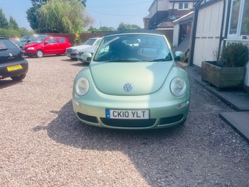 Used Volkswagen Beetle 2010 for sale - 79241835: Photo