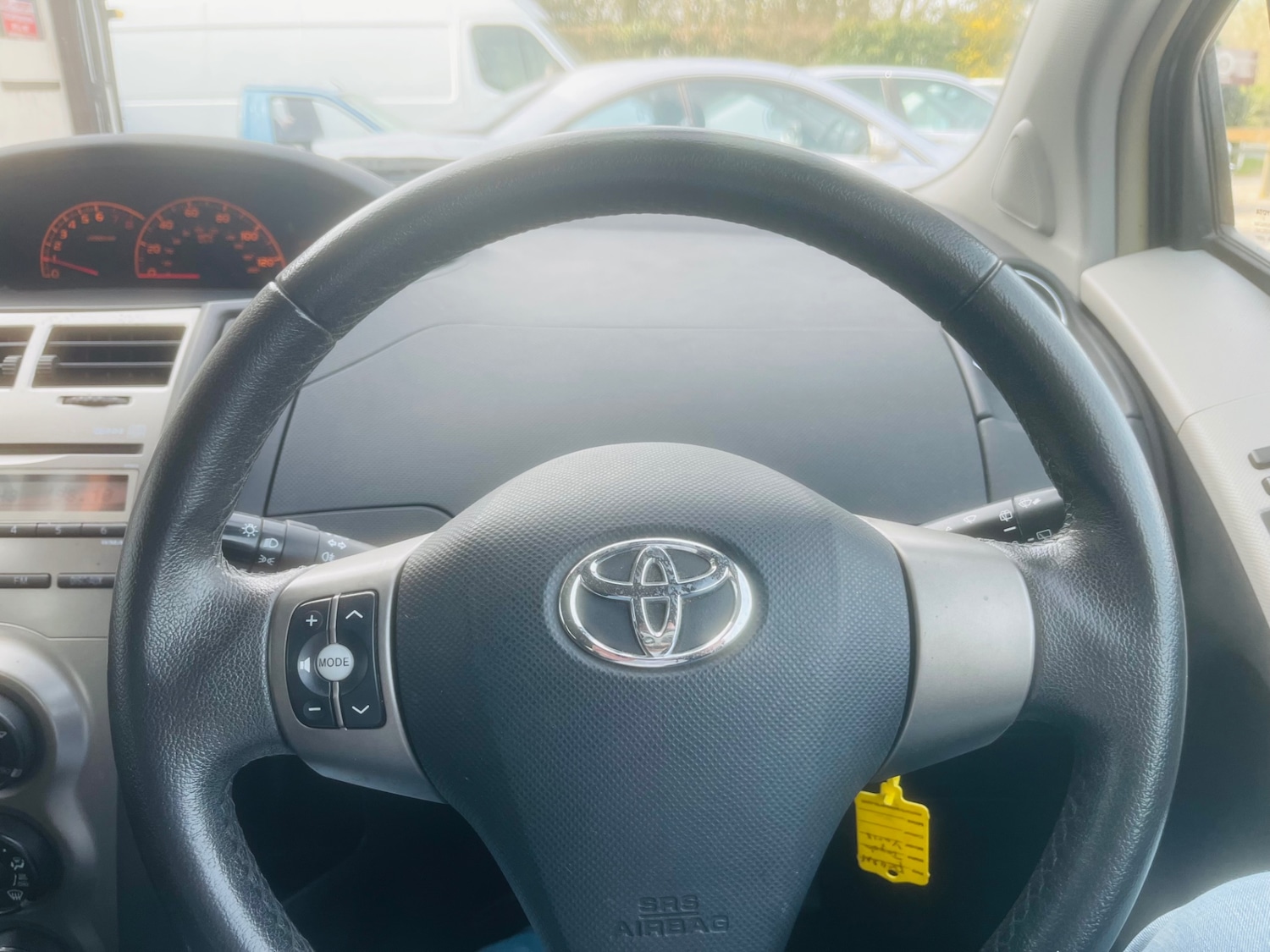 Used Toyota Yaris 2011 for sale - 77947300: Photo 11