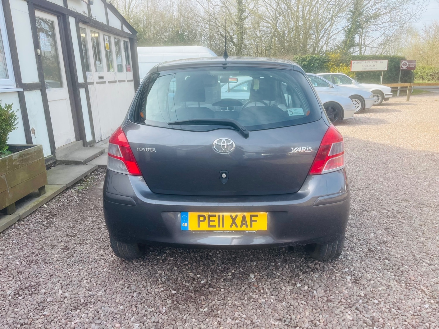 Used Toyota Yaris 2011 for sale - 77947300: Photo 5