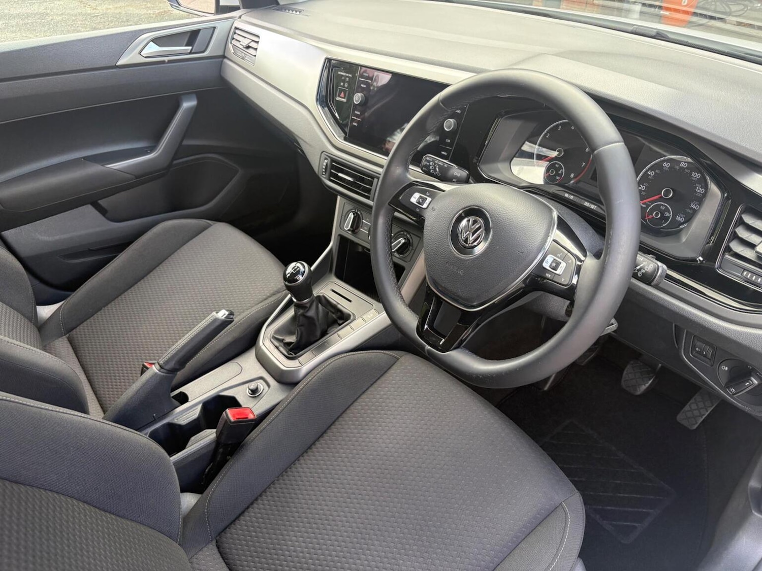 Used Volkswagen Polo 2018 for sale - 76712706: Photo 3