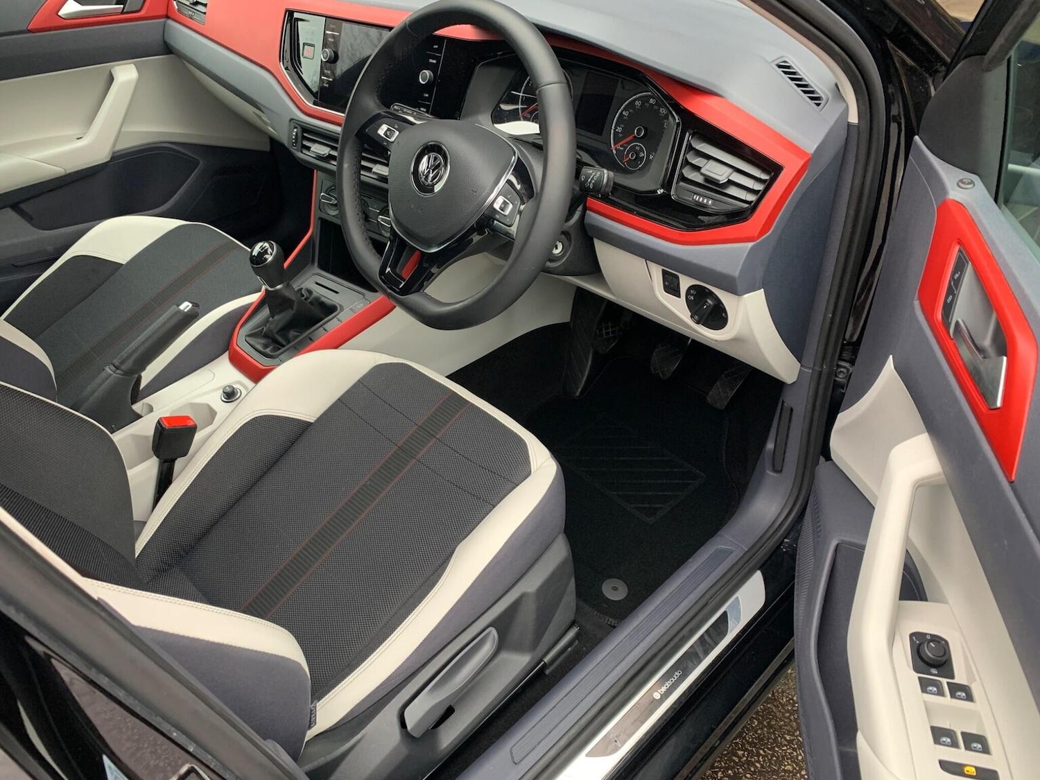 Used Volkswagen Polo 2019 for sale - 76911147: Photo 9