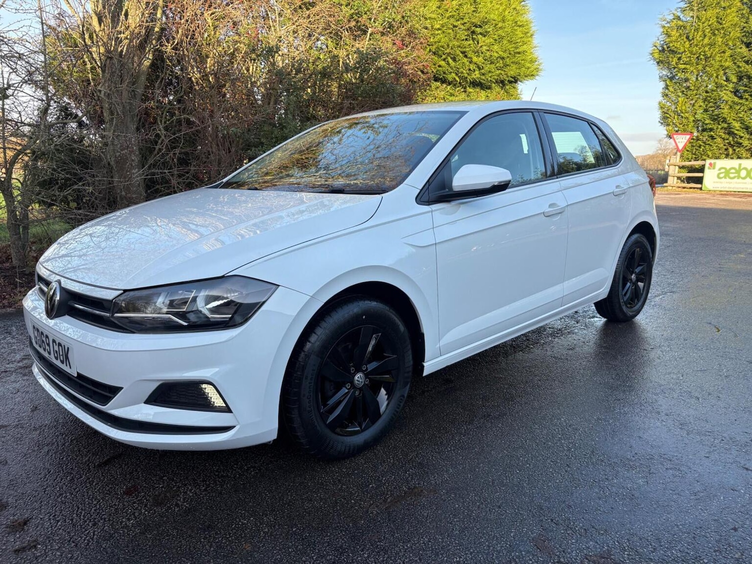 Used Volkswagen Polo 2019 for sale - 76918441: Photo 3