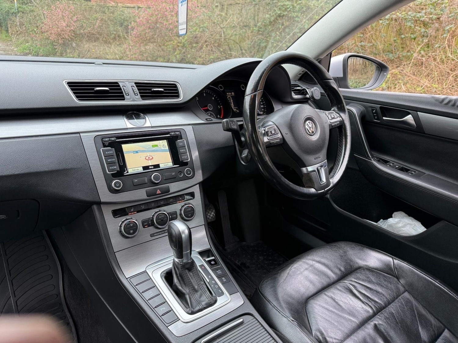 Used Volkswagen Passat 2014 for sale - 77992024: Photo 2