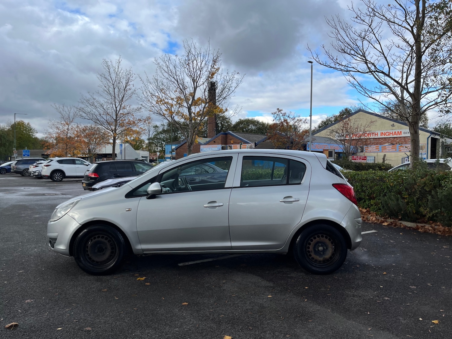 Used Vauxhall Corsa 2010 for sale - 76444467: Photo 4