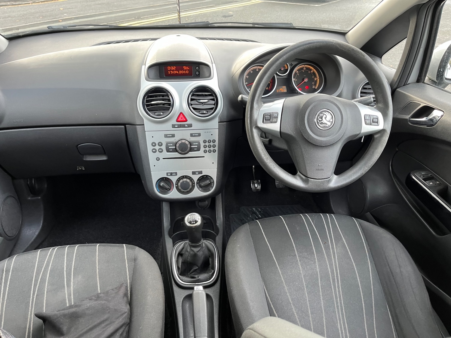 Used Vauxhall Corsa 2010 for sale - 76444467: Photo 9