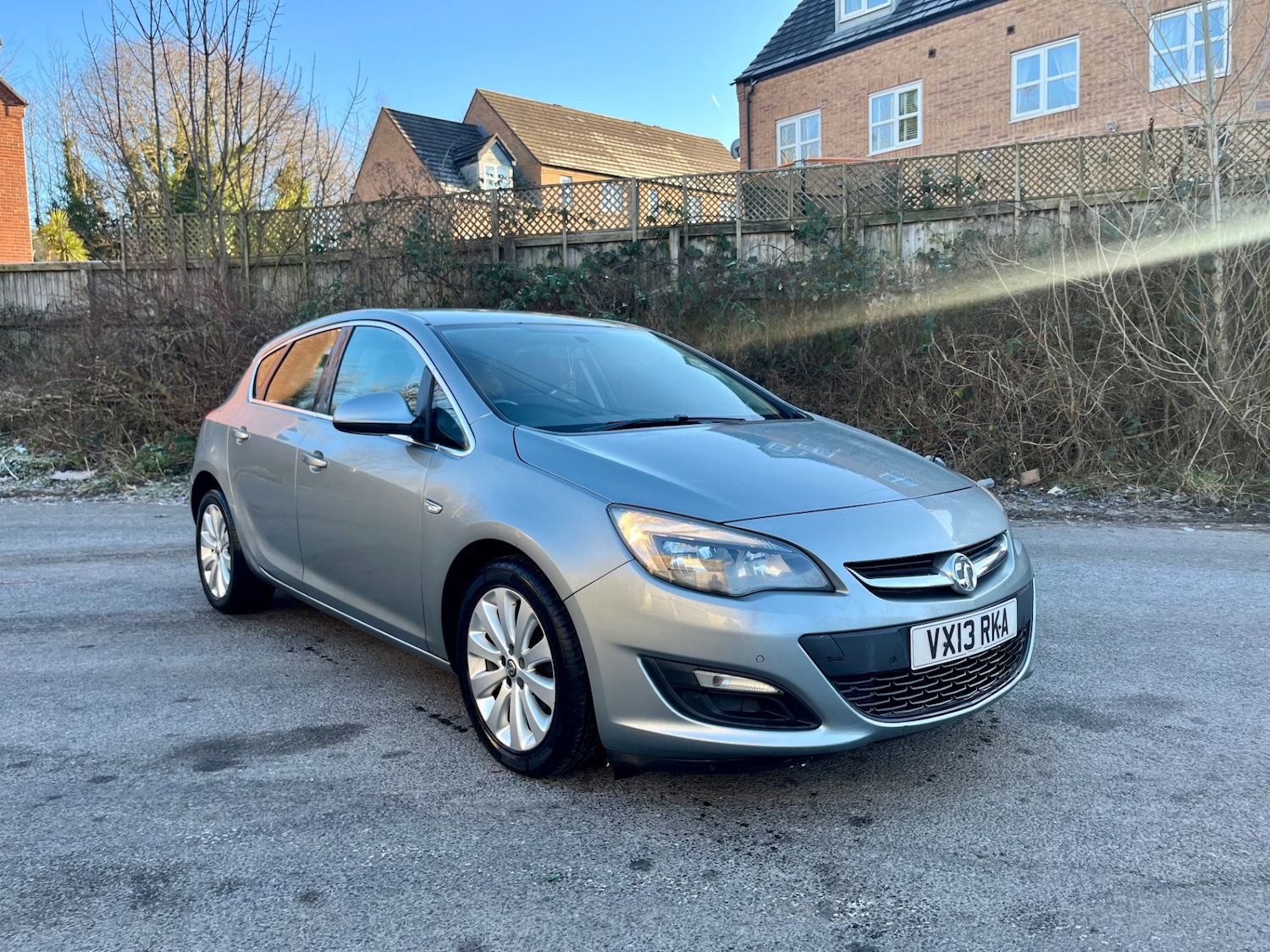 Used Vauxhall Astra 2013 for sale - 77093990: Photo 2