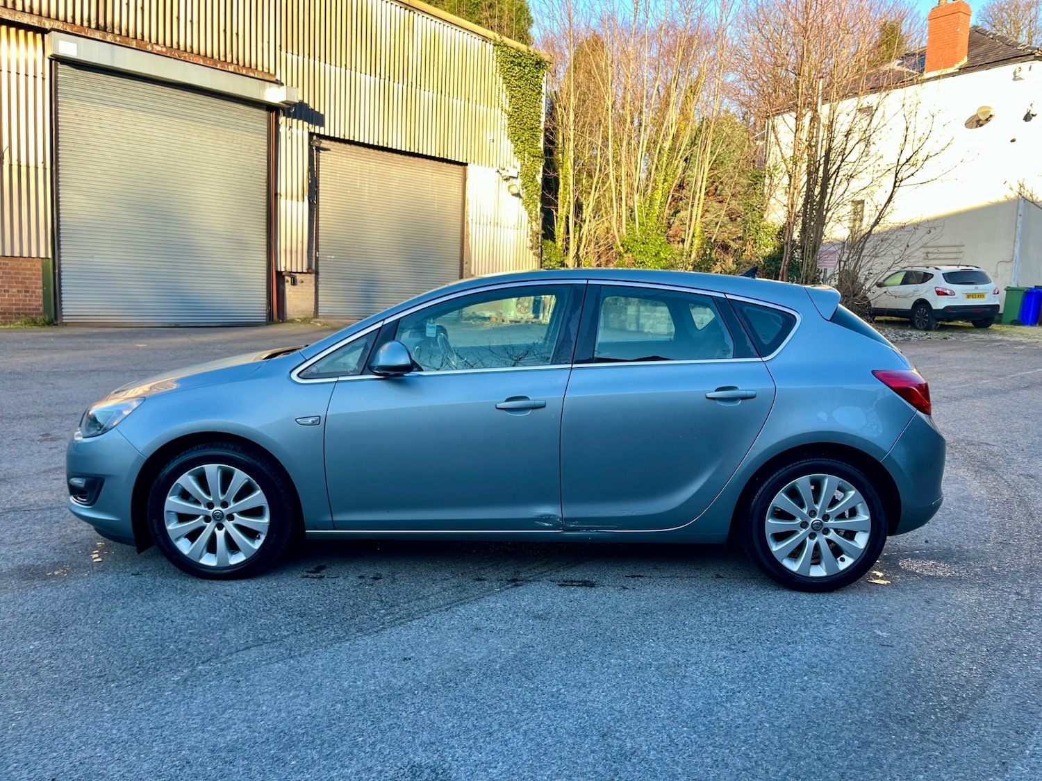 Used Vauxhall Astra 2013 for sale - 77093990: Photo 4