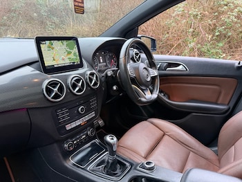 Used Mercedes-Benz B Class 2017 for sale - 77312544: Photo