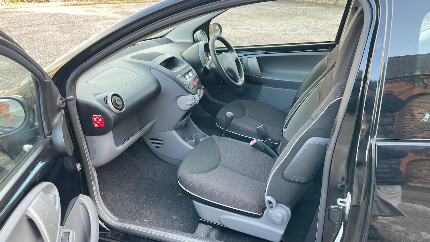 Used Peugeot 107 2009 for sale - 76736798: Photo 11