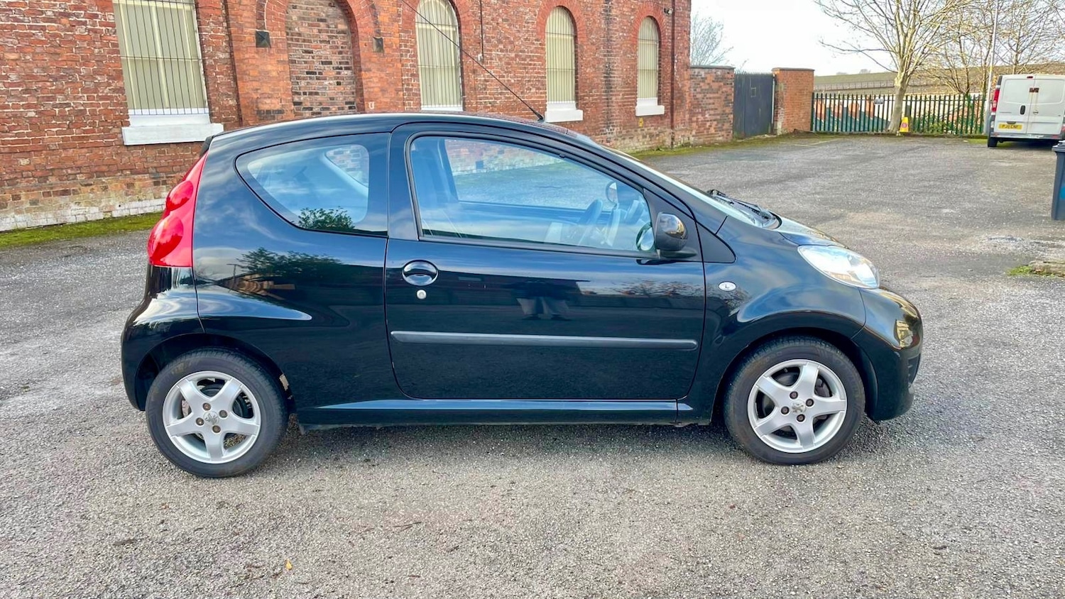 Used Peugeot 107 2009 for sale - 76736798: Photo 4