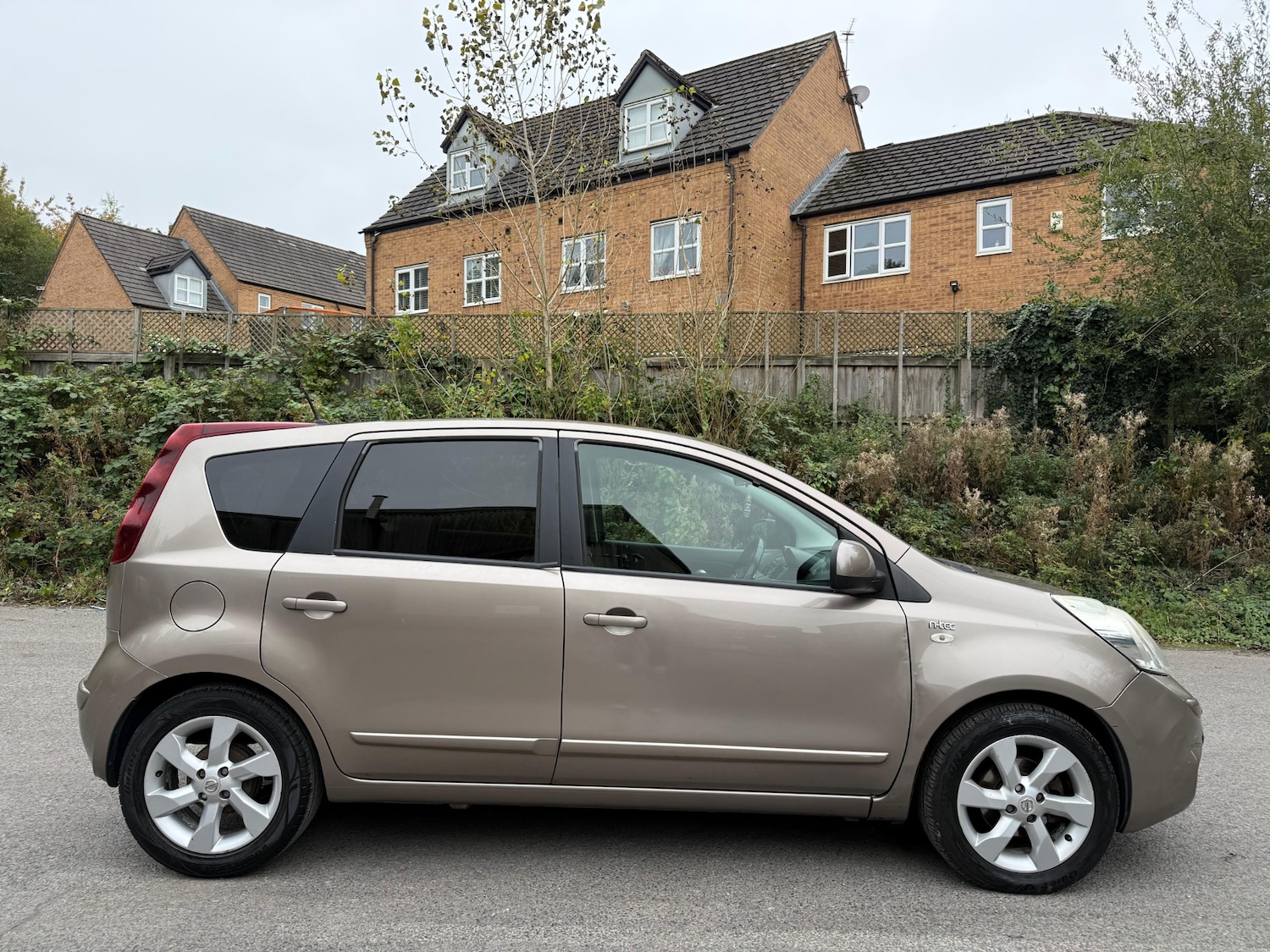 Used Nissan Note 2010 for sale - 76272378: Photo 8