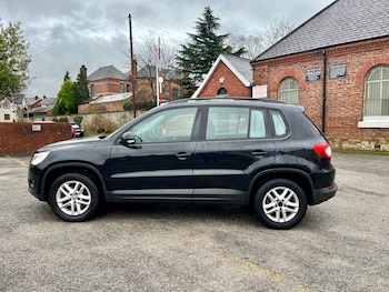 Used Volkswagen Tiguan 2010 for sale - 77184865: Photo