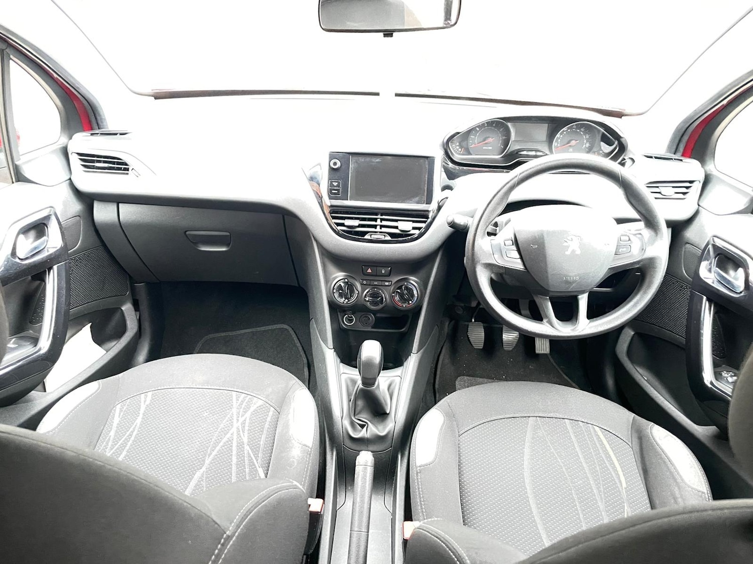 Used Peugeot 208 2013 for sale - 77019027: Photo 10
