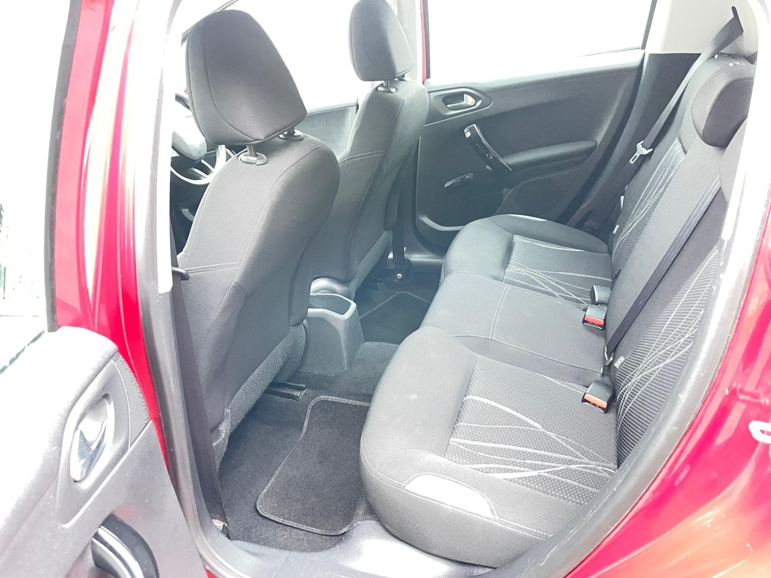 Used Peugeot 208 2013 for sale - 77019027: Photo 11