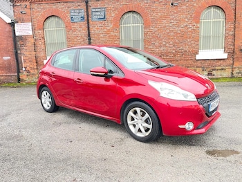 Used Peugeot 208 2013 for sale - 77019027: Photo