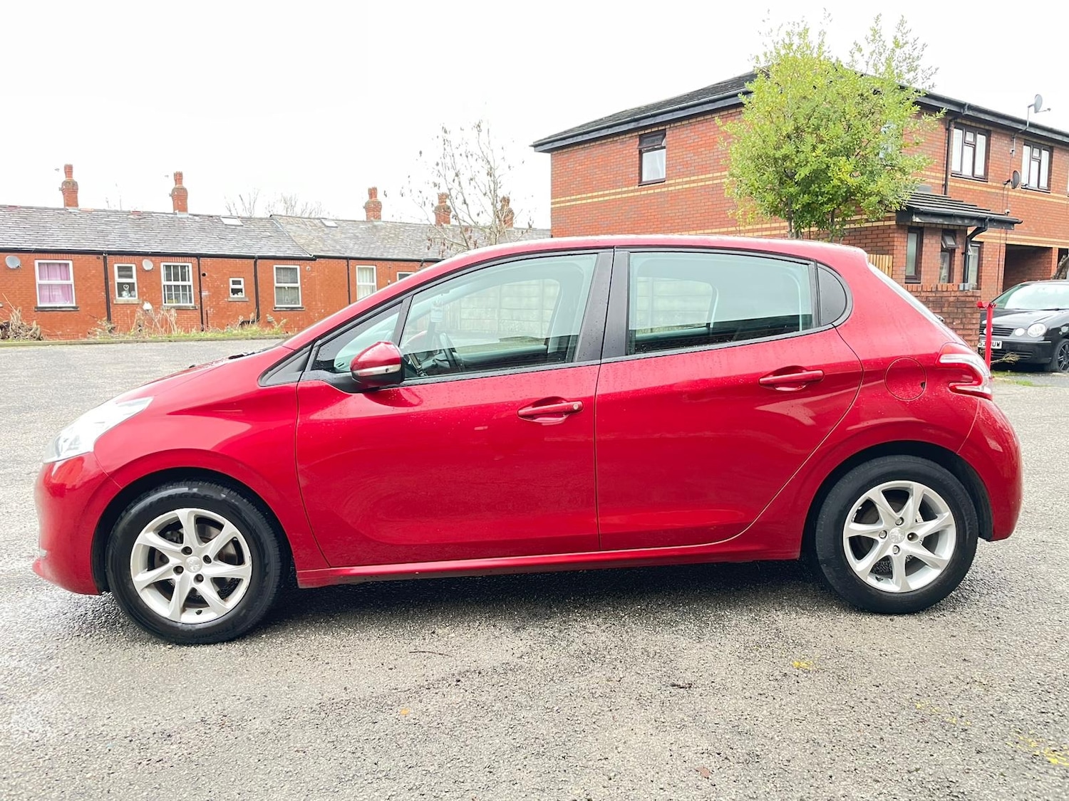 Used Peugeot 208 2013 for sale - 77019027: Photo 5