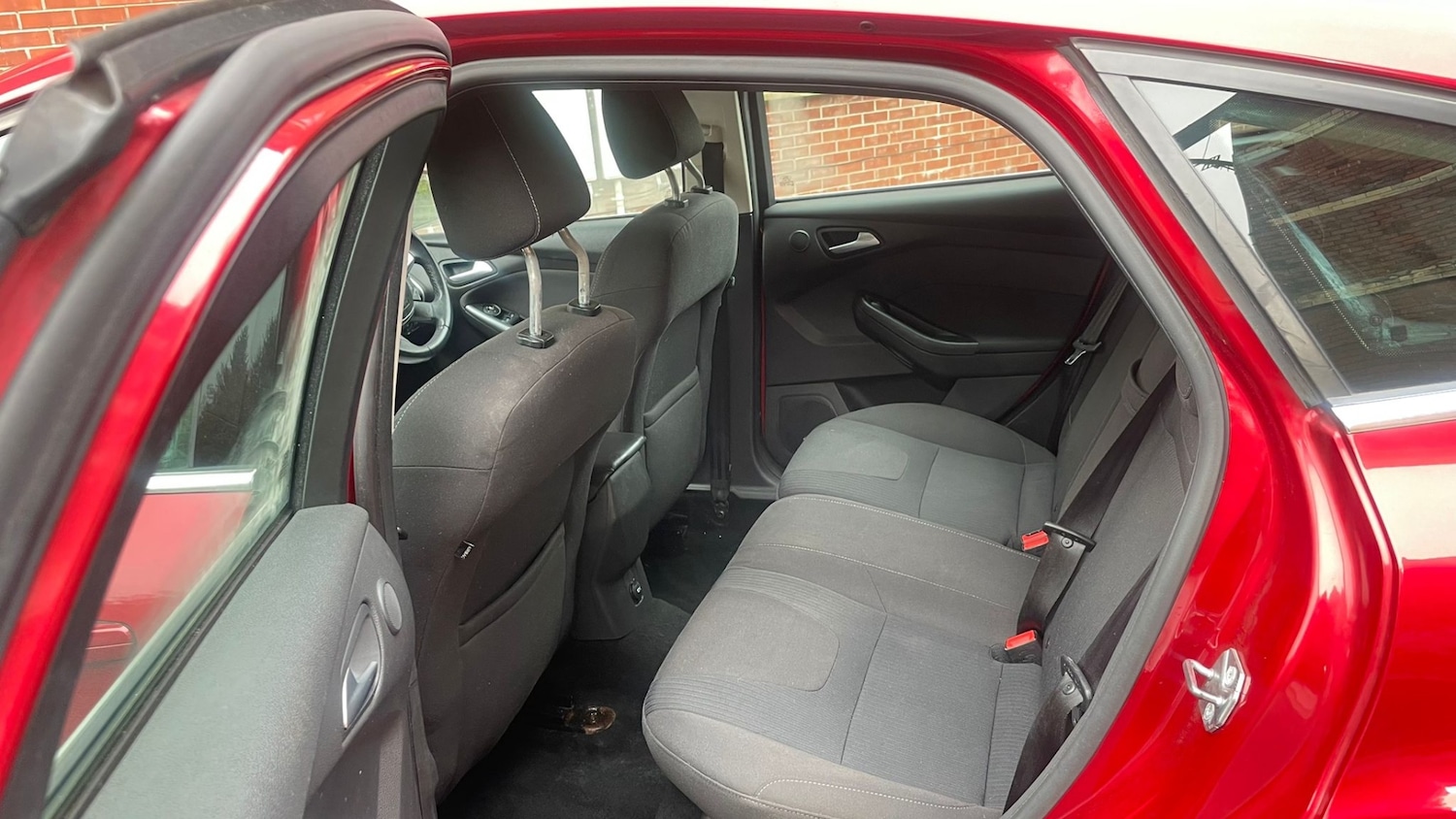 Used Ford Focus 2011 for sale - 76415966: Photo 9