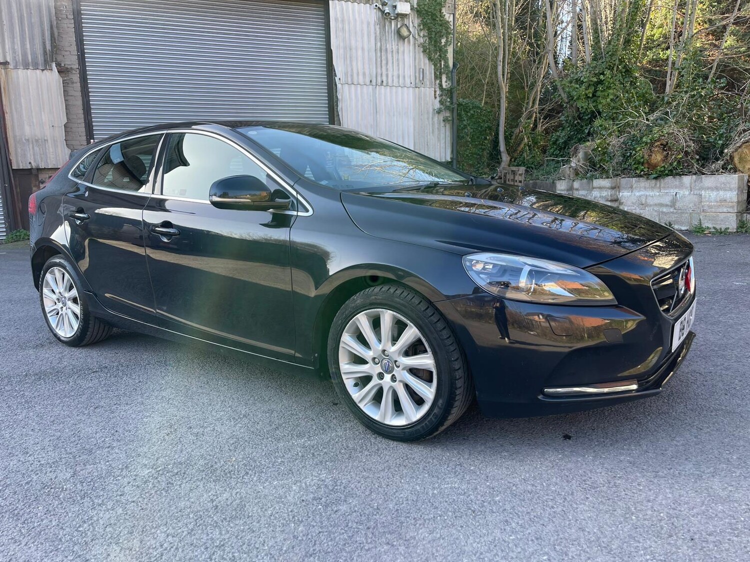 Used Volvo V40 2013 for sale - 77921241: Photo 2