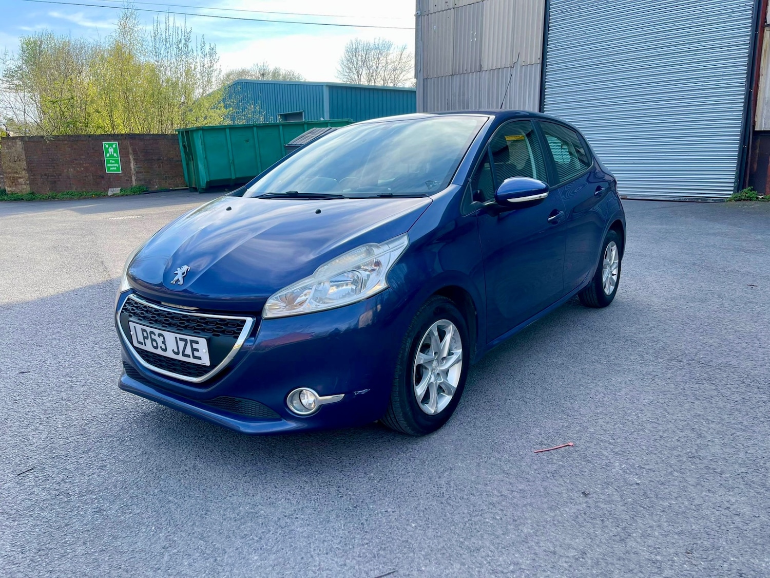 Used Peugeot 208 2014 for sale - 78155603: Photo 2
