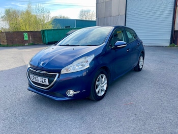 Used Peugeot 208 2014 for sale - 78155603: Photo