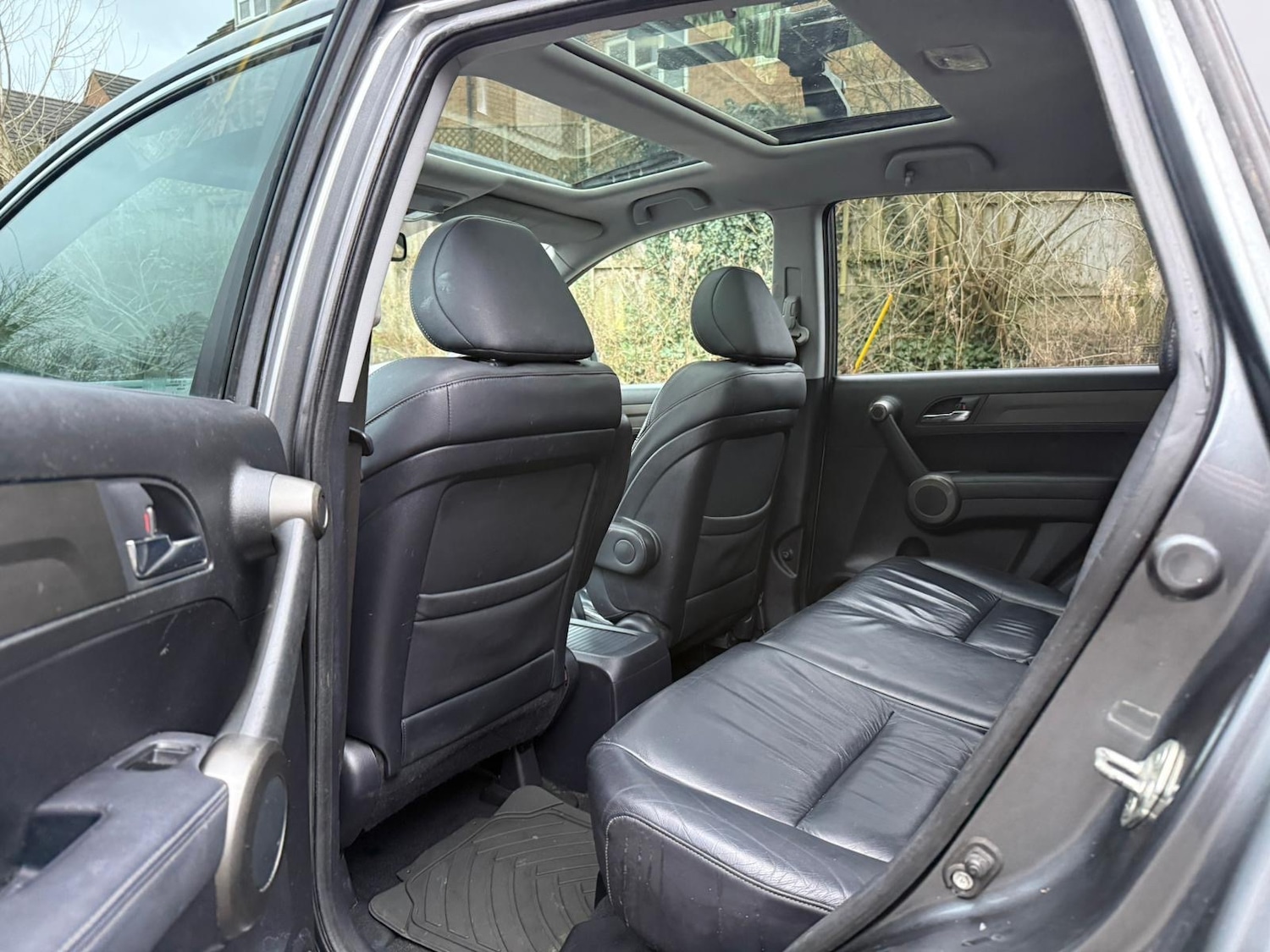 Used Honda CR-V 2010 for sale - 77400136: Photo 3