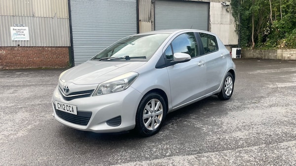 Used Toyota Yaris 2012 for sale - 76232948: Photo 2