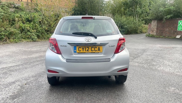 Used Toyota Yaris 2012 for sale - 76232948: Photo 4