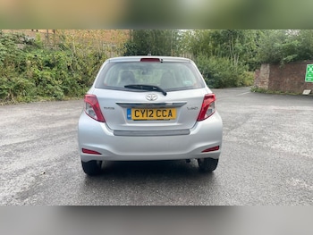 Used Toyota Yaris 2012 for sale - 76232948: Photo 4