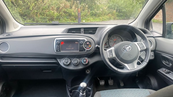 Used Toyota Yaris 2012 for sale - 76232948: Photo 7